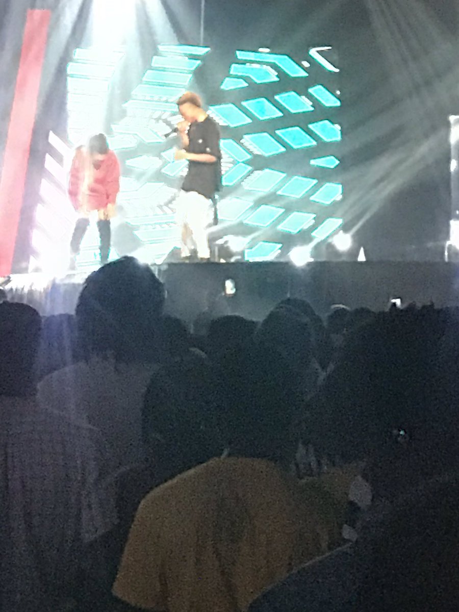 bobskinnygh's tweet photo. @maccasio1 performing at #ReignConcert19 ๐ฅ๐ฅ๐ฅ๐ฅ๐ฅ
#RopeNation https://t.co/waaYYRiljs