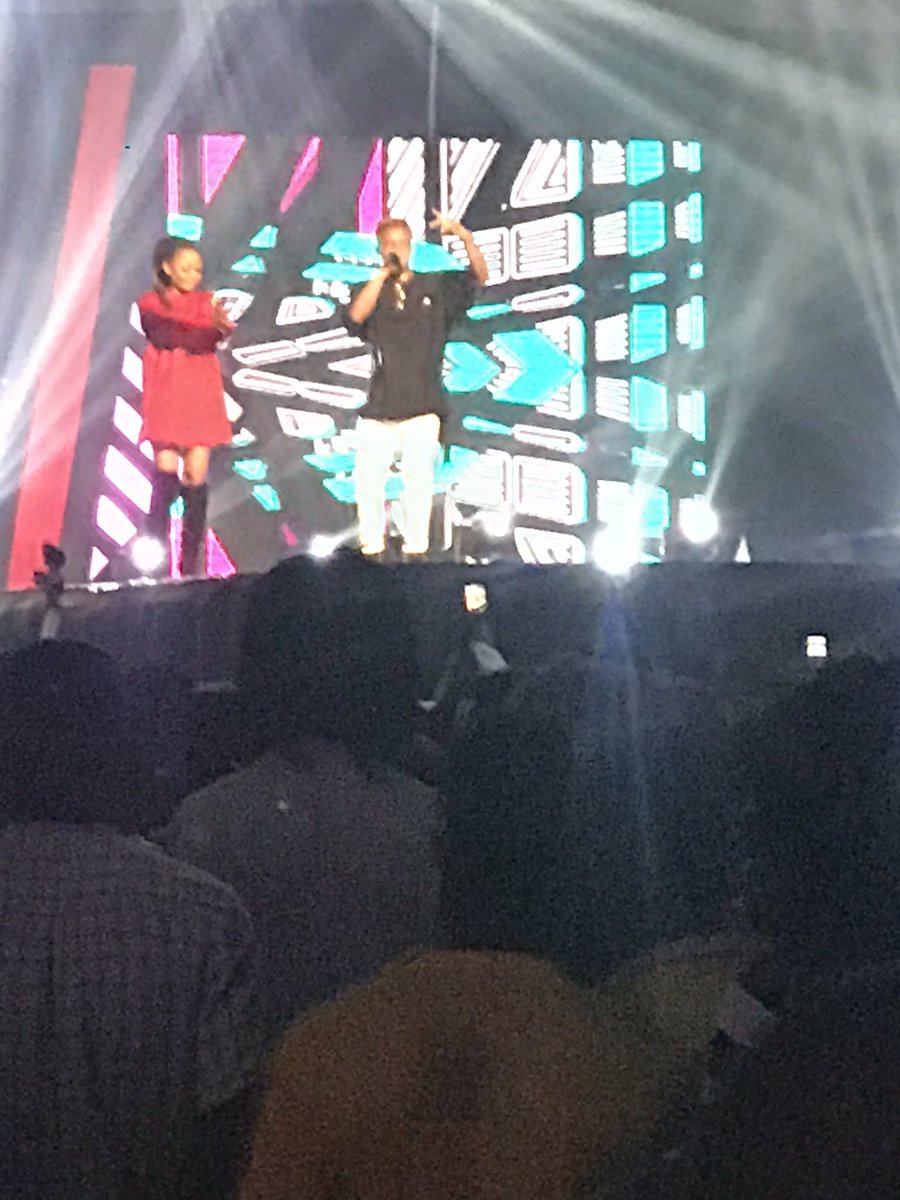 bobskinnygh's tweet photo. @maccasio1 performing at #ReignConcert19 ๐ฅ๐ฅ๐ฅ๐ฅ๐ฅ
#RopeNation https://t.co/waaYYRiljs