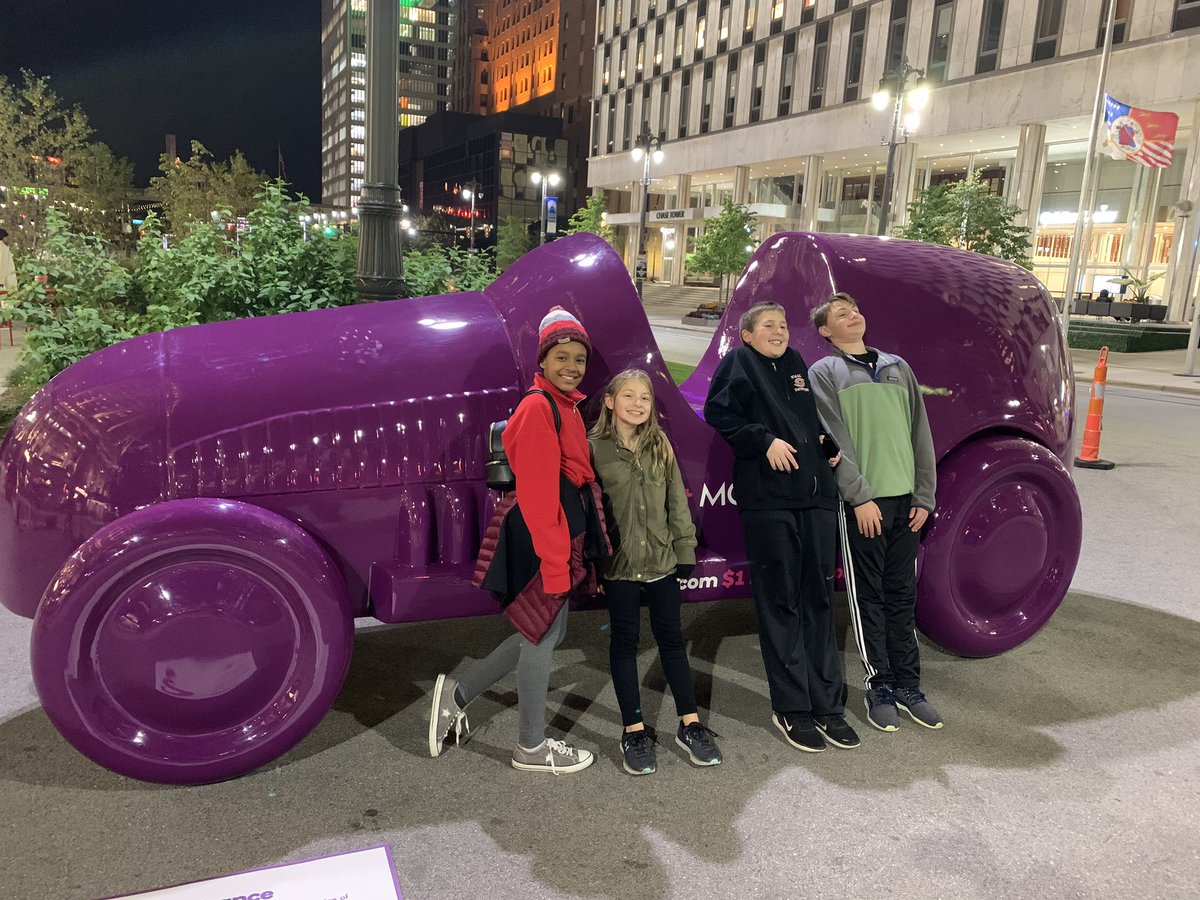 BJWarner2's tweet photo. Enjoying a nice fall evening stroll courtesy of #AllyMonopoly https://t.co/IJilIXWFIi