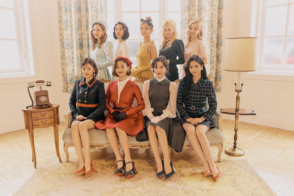 snsdsone0624's tweet photo. 2015.10.20 ~ 2019.10.20
デビュー4周年おめでとう！🎉

#twice4thAnniversary https://t.co/aaAuFDdkzy