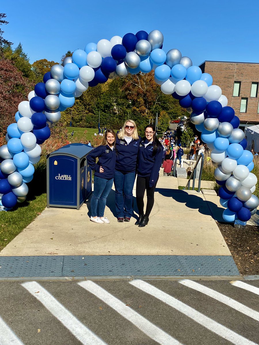 LU_activities's tweet photo. Such a beautiful day for Fall Fest and Alumni Celebration! #LUFFAW19 #laserpride πππ https://t.co/kywvzFDHBq