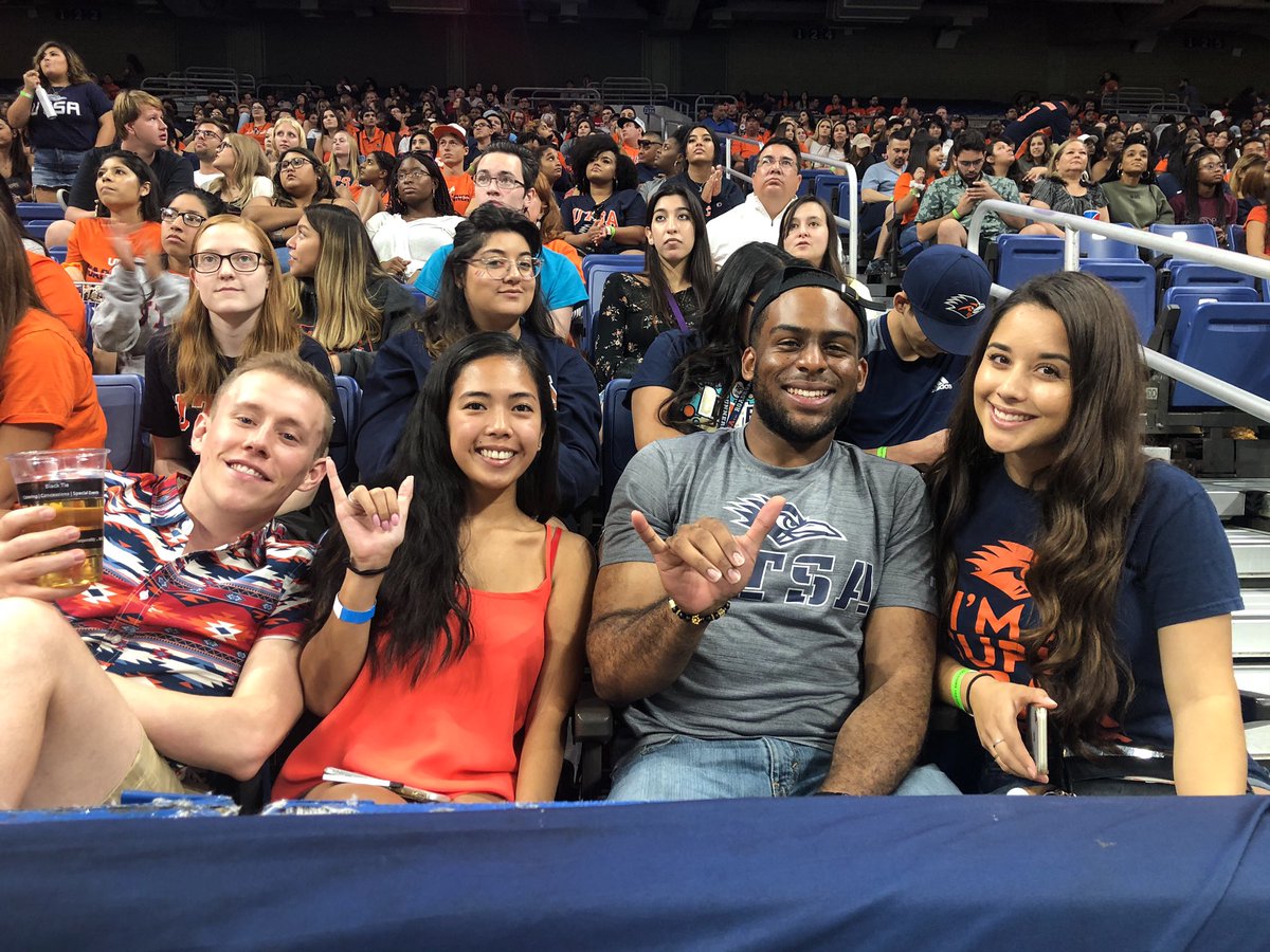 UTSA's tweet photo. Three quarters down, one to go.
π @UTSAFTBL 24
π¦ Rice 24
Letβs go, Roadrunners! Defend the Dome π€πΌ #UTSA #UTSAHC19 https://t.co/rGy7AwqQKv
