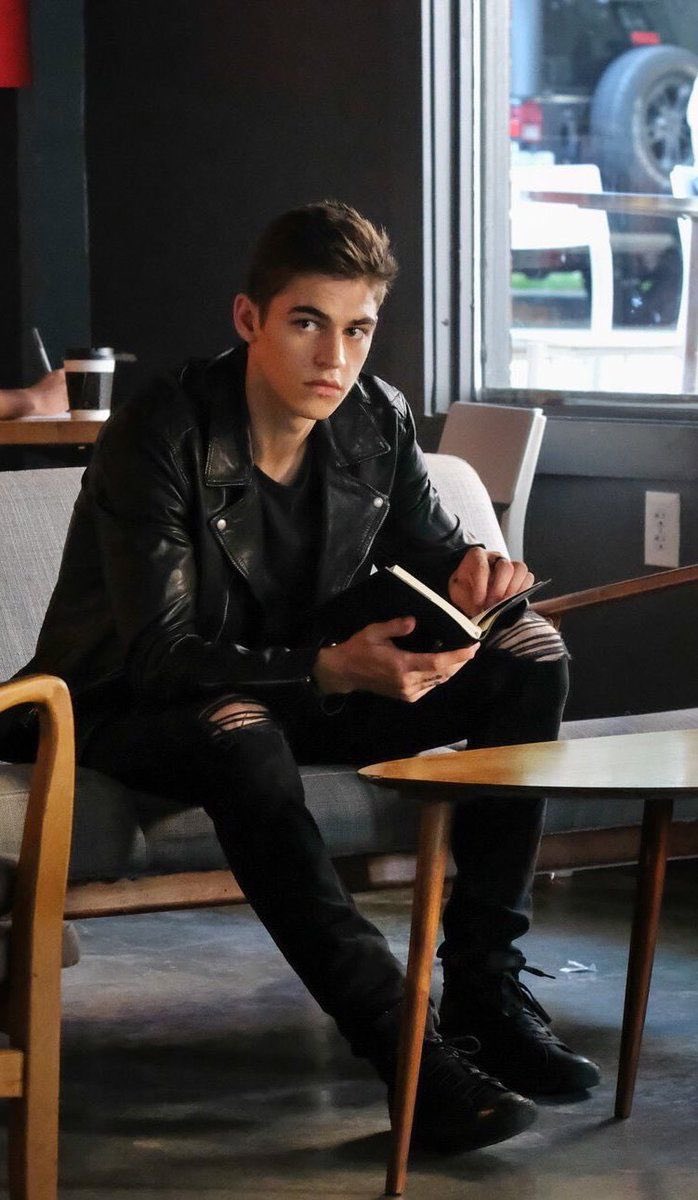 ssavannahhh____'s tweet photo. i’ve watched ‘after’ 4 times now and i’ve made my mind, hardin scott, i love you. https://t.co/TOky1Fp9hi