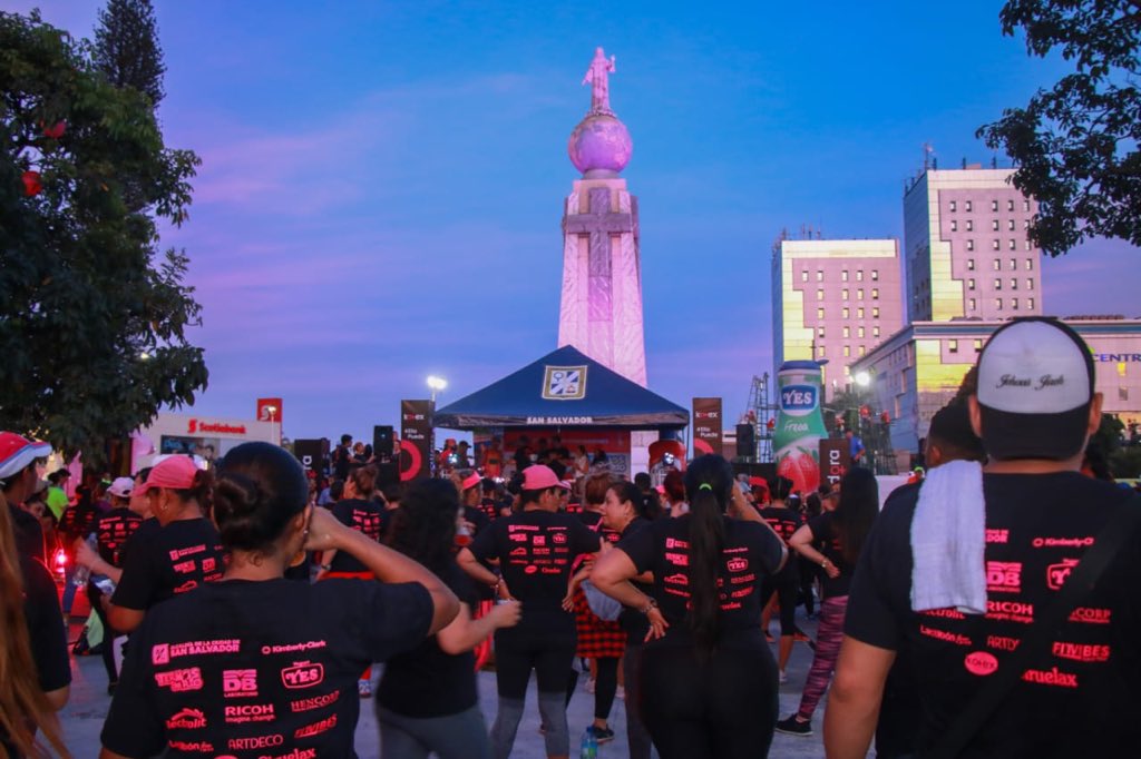 emuyshondt's tweet photo. Pink Zumba en la Plaza Salvador del Mundo. Junto a la Liga Contra el Cáncer apoyamos la concientización y a todas esas mujeres luchadoras y valientes.
#SSesTuyo https://t.co/qBNmwkoOUh