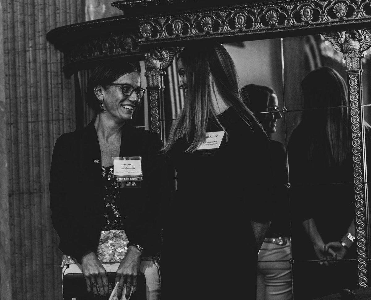 Scheeatow's tweet photo. A little bit of phototherapy tonight. Loving the emotions in this picture @DocSpenceley @nyasp @NajiImages #conferencePhotographer #blackwhitephoto #stressmanagement https://t.co/jmT5OxGj3o