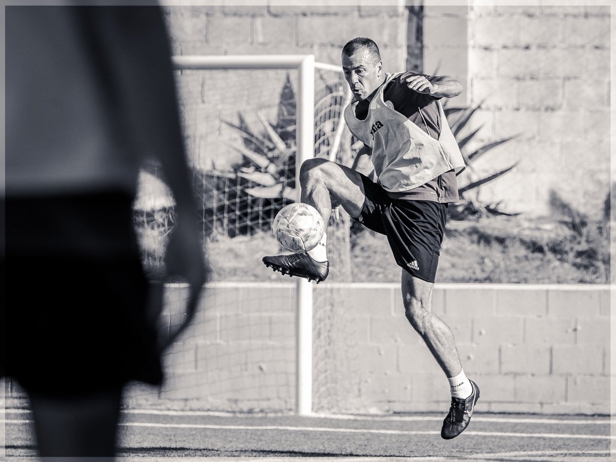 LincolnRedImps's tweet photo. ⚽️GALLERY | We return to National League action on Monday evening as we take on in-form @Lynxfcgib 

👉The players have been put through their paces in preparation and Official Photographer, Neil Wilson, was on hand to capture a gallery of images: https://t.co/VfUwBxmMA4 https://t.co/WjNmGzcYMZ