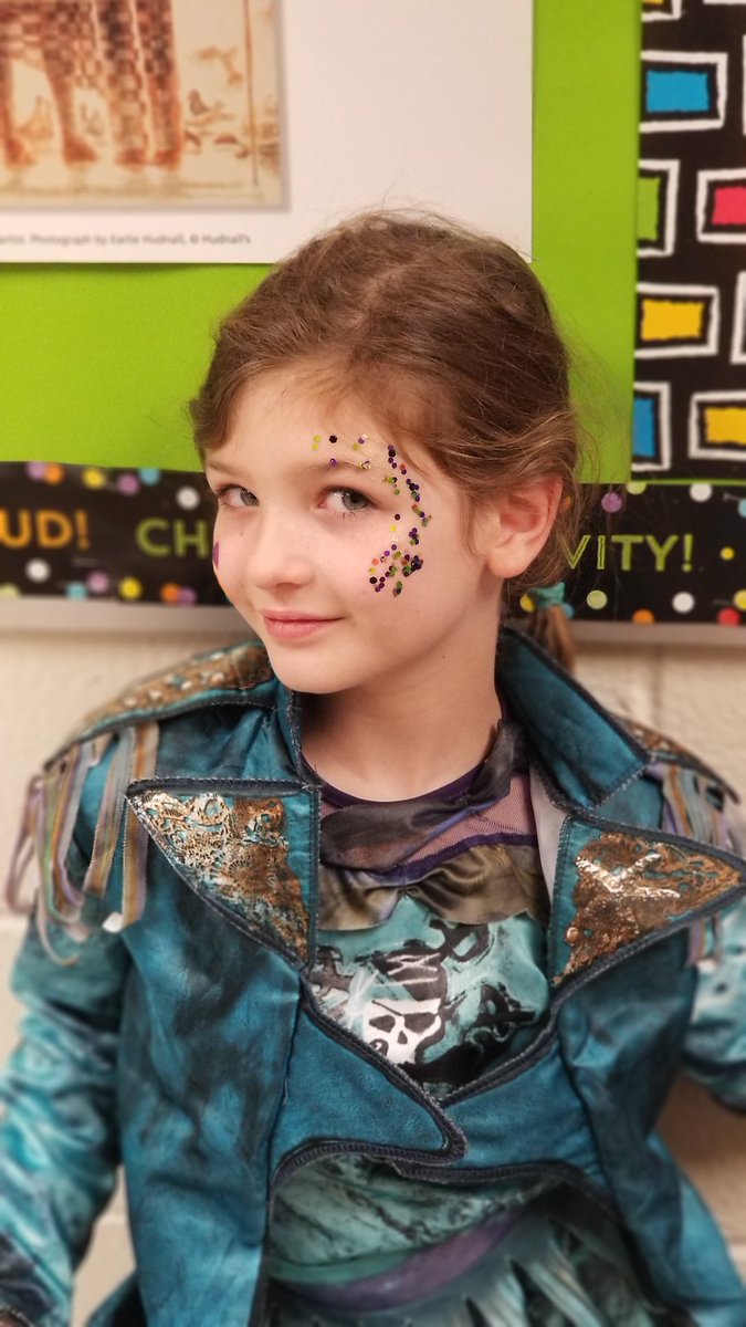 54treagan54's tweet photo. Spooky Saturday at SP. What a great event! The kiddo had a blast...and so did dad. #wesurvivedtheREDhauntedhouse
@JenKallausD95 @MRothermelD95 https://t.co/Iio4hXOtER