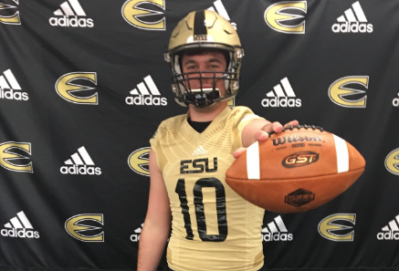 6starfootballKS's tweet image. RANKING: Top KC QB prospects (2020) — Taking a look at some of the top KC QB prospects to watch this season, including @madden1r (Louisburg), @gregrid (BVW), @Father__Nelson (Olathe North), @Ryanbolin2020 (SM East) among others:

sixstarfootballks.com/article/rankin…