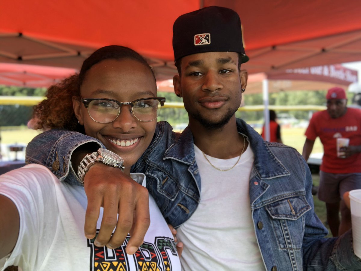 MRalyks's tweet photo. happy birthday my Eagle Queen β₯οΈ
#bulldogfamilyvacation
#foundersweek2019 https://t.co/I9dzikKfDT