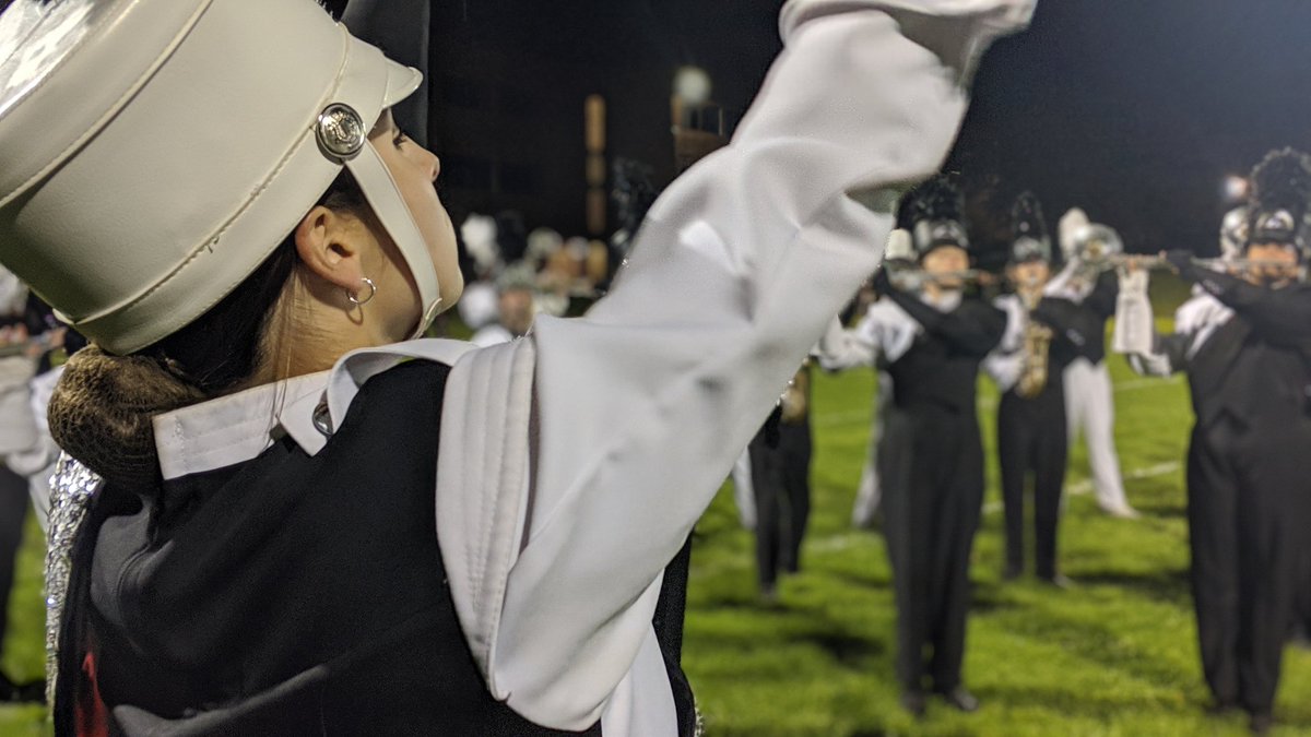 LHS_Marching's tweet photo. A great finish to the regular season with a Second Place finish at Central Square and a 90.35! Can't wait for @NYSFieldBand Championships next weekend at the Carrier Dome!  #lwmp #blackswan @DperryC @MarkMpotter17 @MrLawrence_LHS https://t.co/VTdKclaFpe