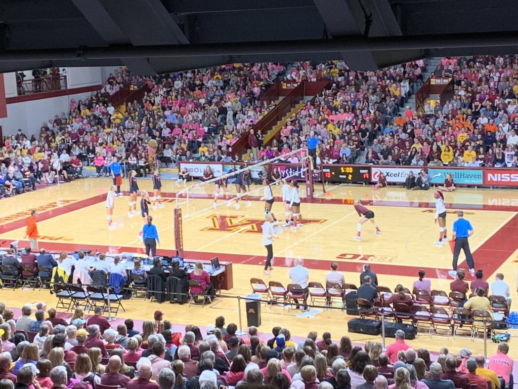 MikeBiermaier's tweet photo. Great night at the Maturi Pavilion. #gopherVB https://t.co/wu1L5pdajd
