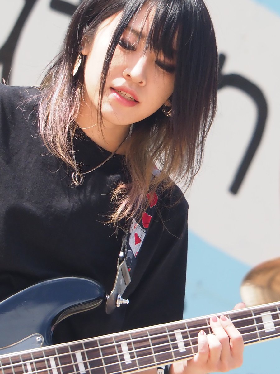 inui_no1_'s tweet photo. 2019.10.13 文教祭 @広島文教大学
VERBA ALIVE①
広島のバンドさん?SKさんがベースの子がかわいいっていってたからww
#どじょカメラ #文教祭 #VERBAALIVE https://t.co/nf859FmHZK