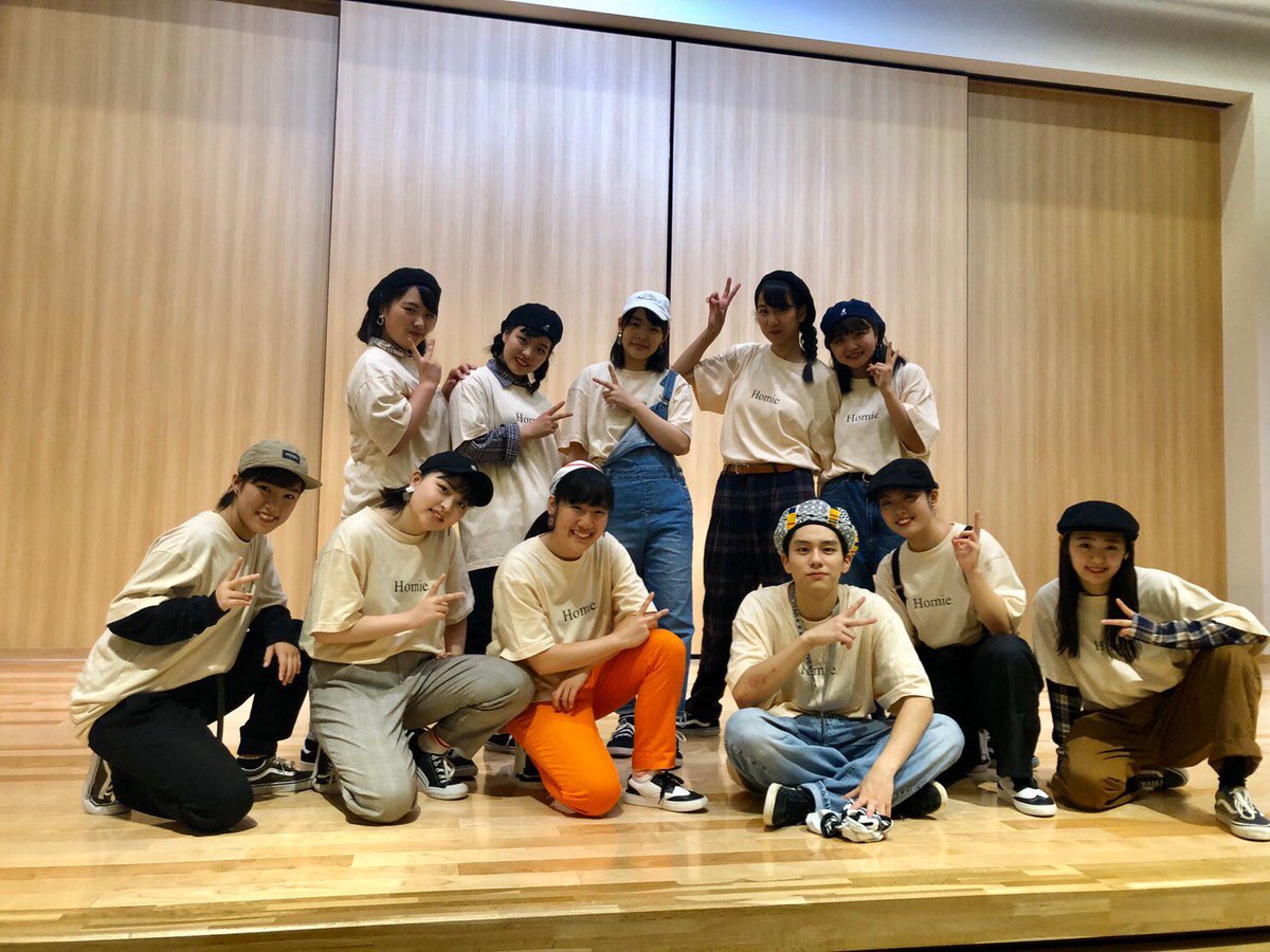 rio___hyphen's tweet photo. 10.19
ラスト文化祭！！

ありがとうございました！
超絶楽しかった！

HOMIE check!!↓↓↓
https://t.co/zstE9g3bW2 https://t.co/eFit9biUdf
