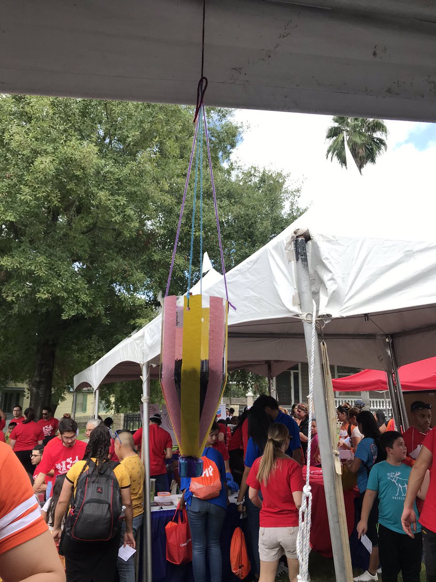 Ruth_Kacz's tweet photo. @Youens_Gators at #energyday2019 #energydayhouston @AliefScience #AliefSTEM https://t.co/k60nLGIO5X