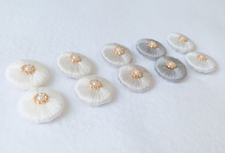 cotoritoco's tweet photo. Twitterご無沙汰しております。
新しい刺繍ピアス出しました
(*´꒳`*)

ニュアンスカラーの
刺繍ピアス/イヤリング 

https://t.co/fq5BV0PRAW https://t.co/S53mWkFuUp