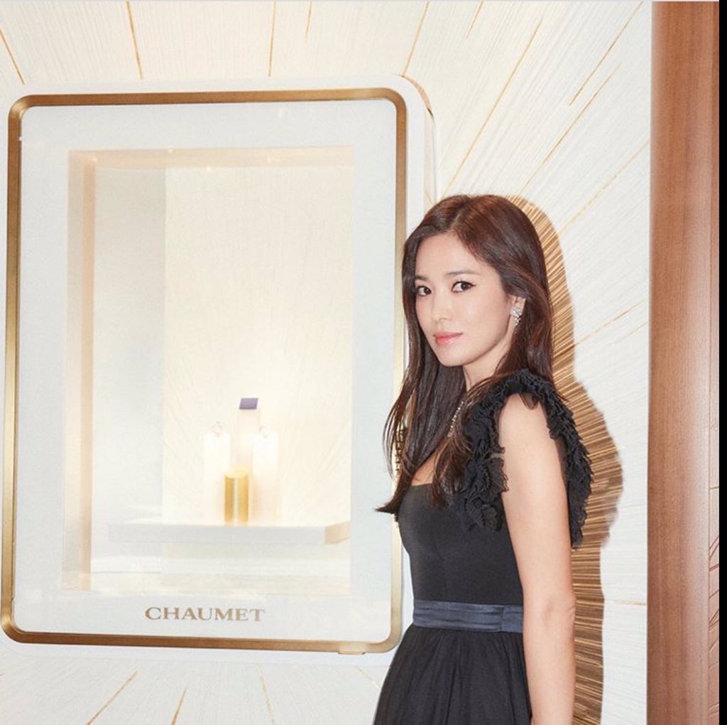 chantilly_dream's tweet image. More photos of #SongHyeKyo at Chaumet event
Cr: halolee IG