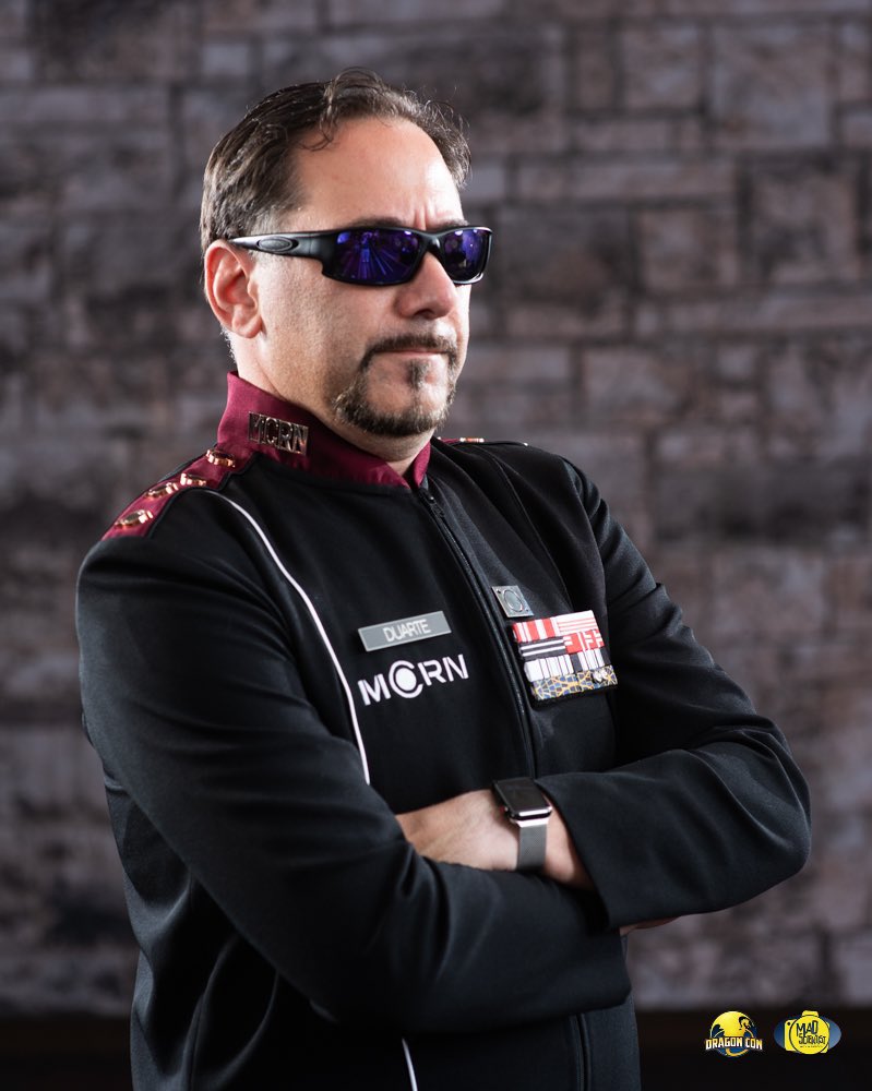 Chucklaz's tweet photo. Admiral Duarte graciously recognizes #ExpanseCosplayWeek2019 (even though Mars still wants her ship back!!). #screamingfirehawks @theora666 #MCRN #TheExpanse https://t.co/OJUrkU1oNe