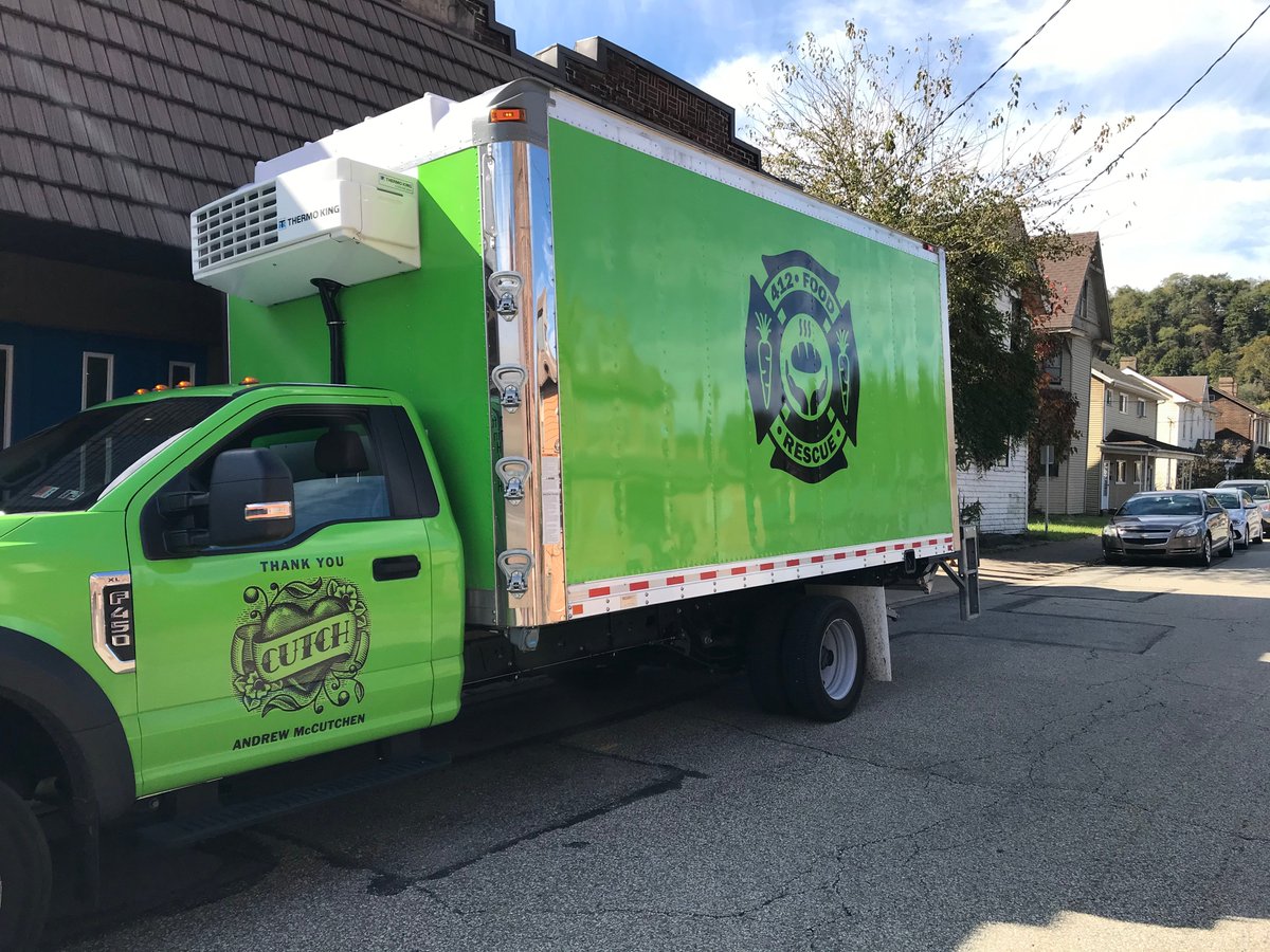 bbnatrona's tweet photo. Today marks the 1st anniversary of our Veggies for All program. Fitting that @412FoodRescue delivered produce in its Big Green Truck. 412 has been a supporter from day 1. There is such a tremendous need in this part of the county. #natrona #community https://t.co/ilReqooBQW