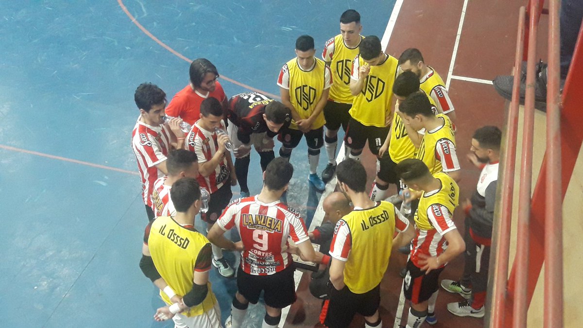 #Futsal #AFA #PrimeraDivisión 

¡¡ GRAN VICTORIA DEL BARRAQUEÑO !! 

Barracas Central venció 4 a 3 a Independiente y finalizó tercero en el campeonato. El barraqueño enfrentará en los playoffs a Racing Club 👏👏⚽️

#VamosLosGuapos 
#VamosBarracasCentral