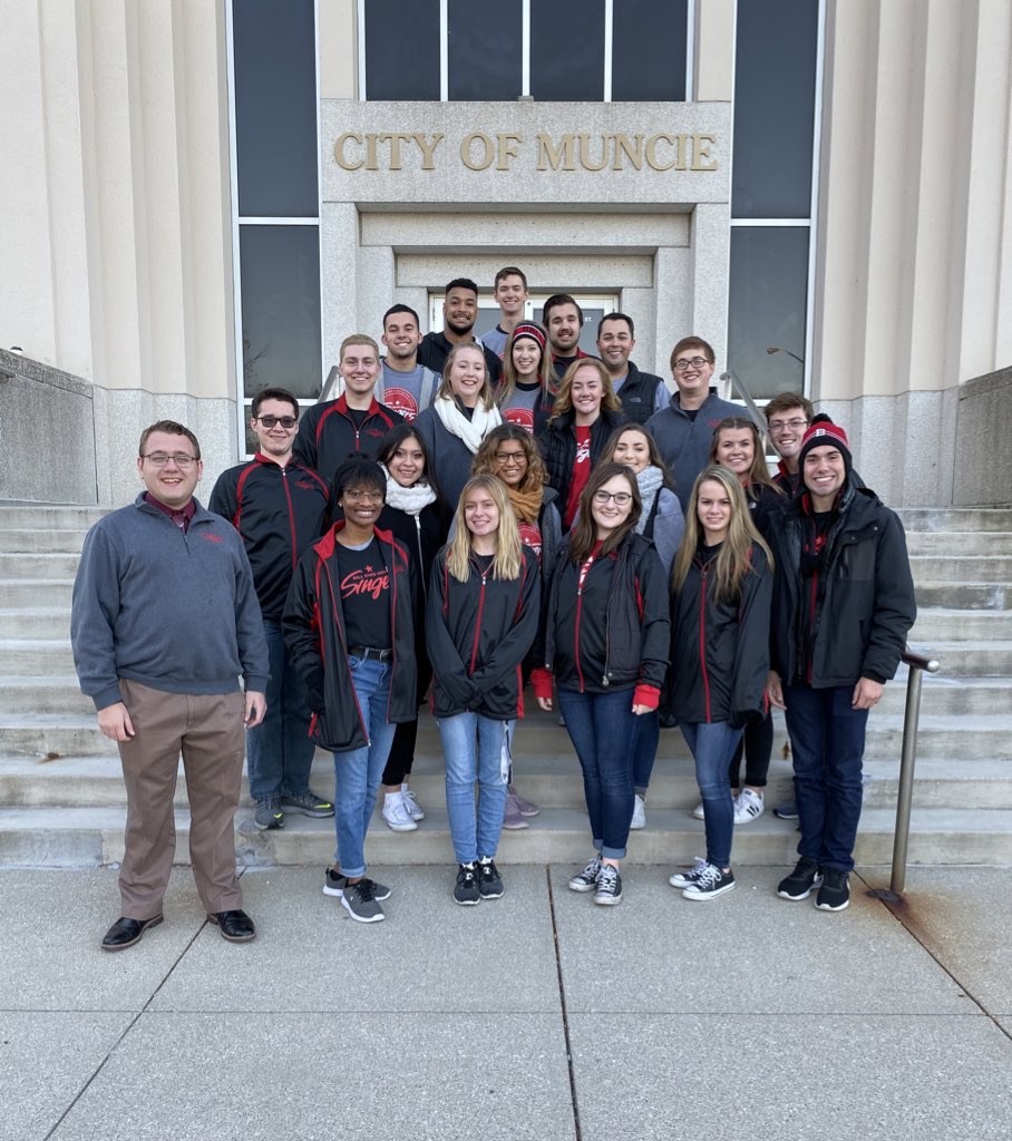 UnivSingers's tweet photo. Today was the last day of Homecoming week! ❤️ We kicked off the Chase Charlie 5K this morning with our national anthem, then walked in the parade with our float and two favorite mascots! #bsuhc19 #letsgosingers https://t.co/9nHDH6b1qI