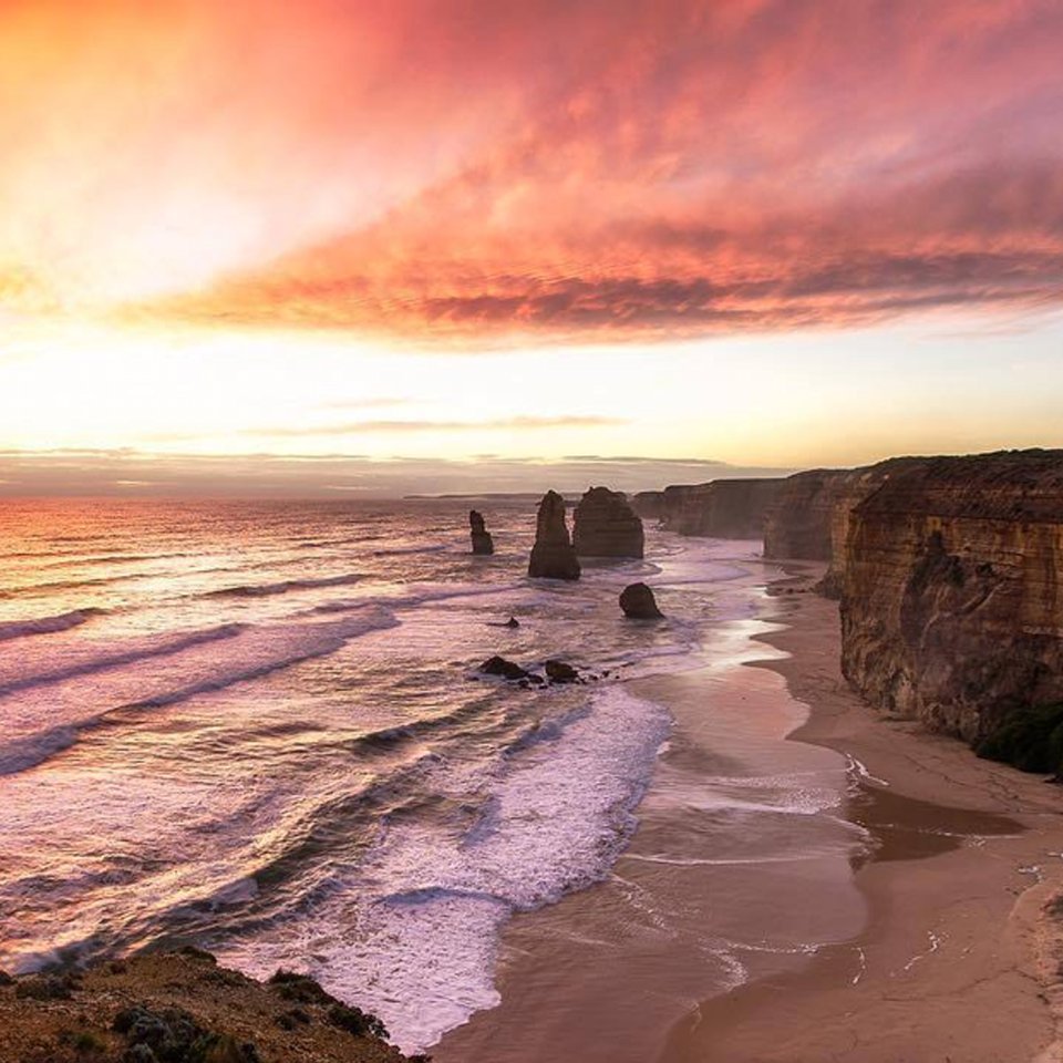 Wildlife_Tours's tweet photo. Sunset at one of the world’s most spectacular coastlines.   

#melbourne #wildlifetours @wildlifetours @Wildlife_Tours #visitmelbourne #visitgreatoceanroad #visitvictoria

Explore more https://t.co/CrFSihMZsZ https://t.co/y9FJ0cxkoH