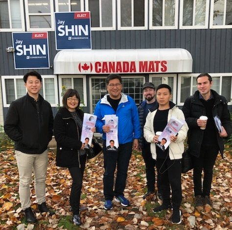 jayshin2019's tweet photo. Cannot express my #gratitude enough for the incredible #team of people who have rallied behind me to give #BurnabySouth residents the chance to elect a strong #Conservative voice in Ottawa. Two days to go &amp; not slowing down!
#VictoryisKnocking #CdnPoli #elxn43 #BurnabyMatters https://t.co/LXEx4Y9GLs