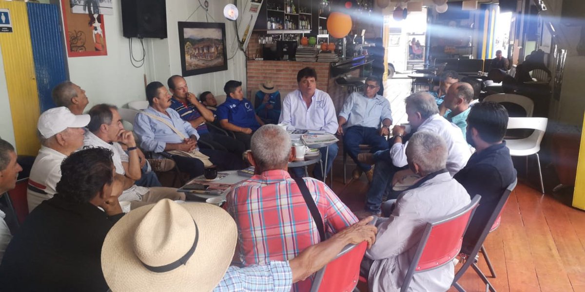 IgnacioGomezC60's tweet photo. Nacho &amp; Angelo. En Anserma con el candidatos a la alcaldía JaimeAlberto Osorio, y concejales. Arnobio Antonio Arcila, Verónica López Agudelo, Fernando Ocampo Muñoz Edilson Andrey Orozco realizando el cierre de campaña #AngeloGobernador #Anserma #Caldas #fuerzaconservadora https://t.co/0GOIcvPd2P
