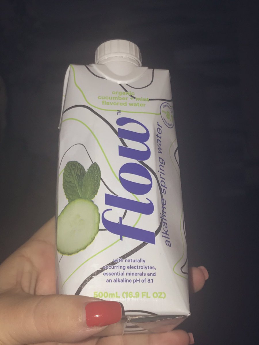 Brianaverse's tweet image. Love this 🥒💙 #flowwater #wholefoods #primenow @FlowHydration