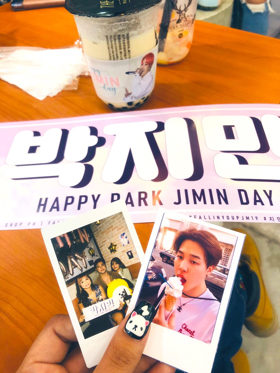 j_star_tweetz's tweet photo. My first ever cup sleeve event with my college besties!!! @innahpomento @marcgajasan03 

#FallinyouPJM19 #지민이생일축하해 #우리가을_박지민 #HappyJiminDay 
@fallinyou_pjm @Y00NMINSE0K @AreumShopPH https://t.co/h6TmwTrJ7C