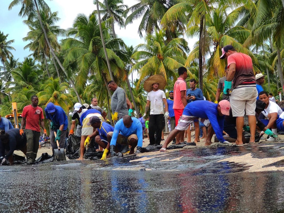 srtampontes's tweet photo. @Einsteinconfu @pgpinedo @rsallesmma Pernambuco está assim
Se tiver fuzileiros estão disfarçados de pescadores e moradores da comunidade https://t.co/x8u8guCOfK