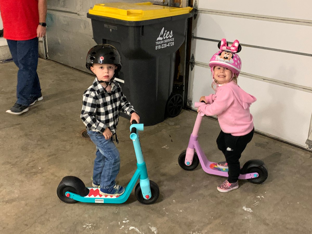 lancefriday945's tweet photo. Had a great time hosting a #Tryazon party sponsored by #Razor.  Kids had a lot of fun riding the scooters and learning how to balance.

#RideRazor
#WildOnes https://t.co/pmB41VJCpk