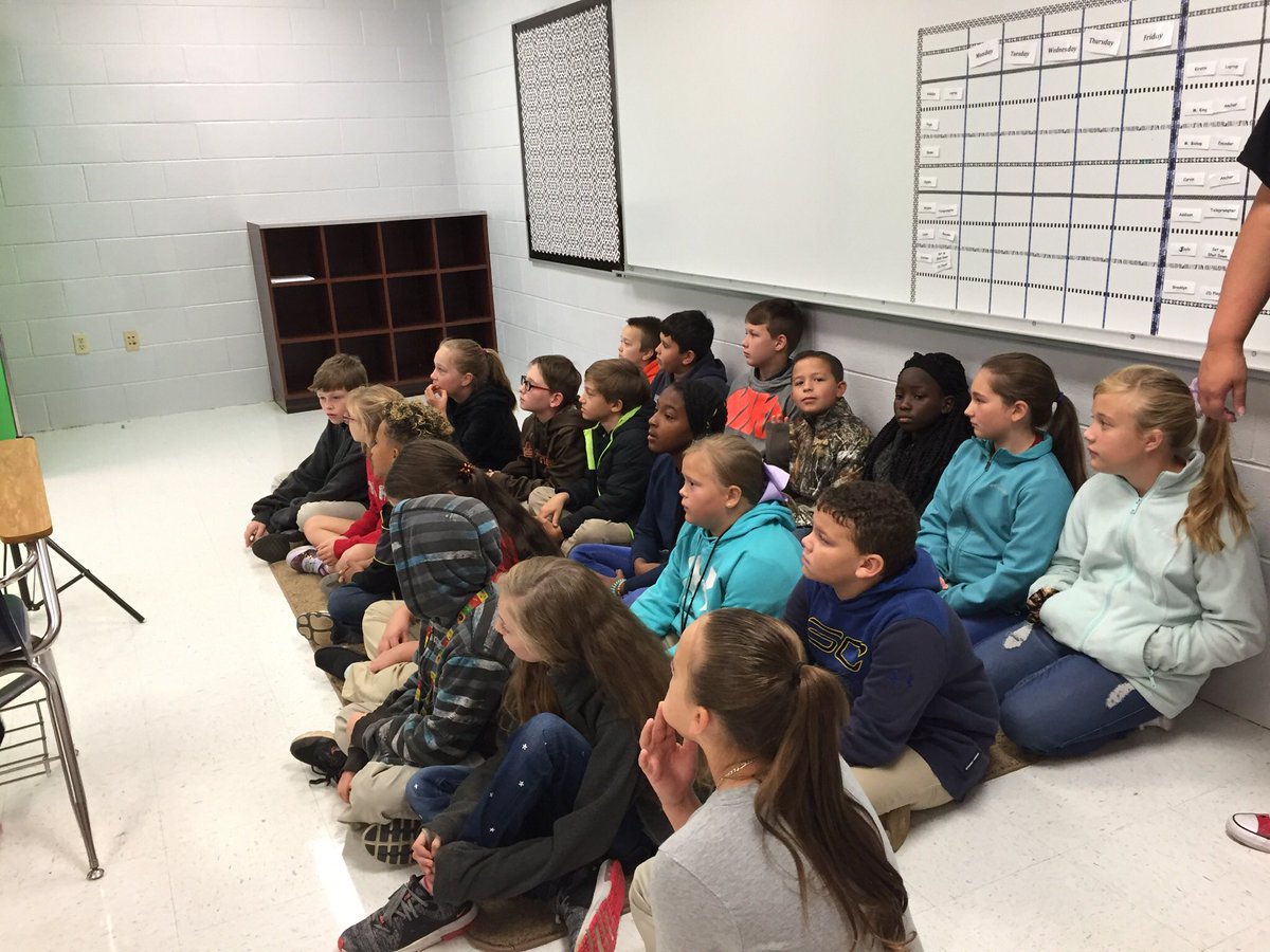 mcdavidjones's tweet photo. 4th grade students observing Wildcat Nation News during the morning announcements. #FutureBroadcasters #LearningLeading #WildcatNation @mjeprincipal @atillman12 @MobilePublicSch @MarcieMcNeal https://t.co/G7FDno0qM0