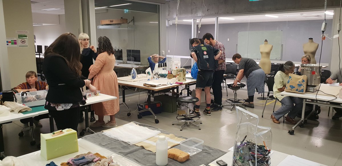 digijalanjalan's tweet photo. Amazing to be in a studio with textile experts to guide repair ideas in different directions. Can we do this every weekend? @jesseadamsstein @jessdunnthis #designrepair #repairdesign https://t.co/pK22wk01cz