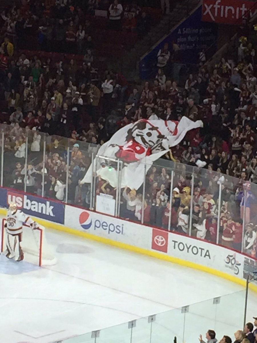Tim5280Hoops's tweet photo. Student section, @DU_Whiteboard, @DU_PepBand, @DU_Cheer making some noise on a Saturday night! https://t.co/3J4FVtPyuG
