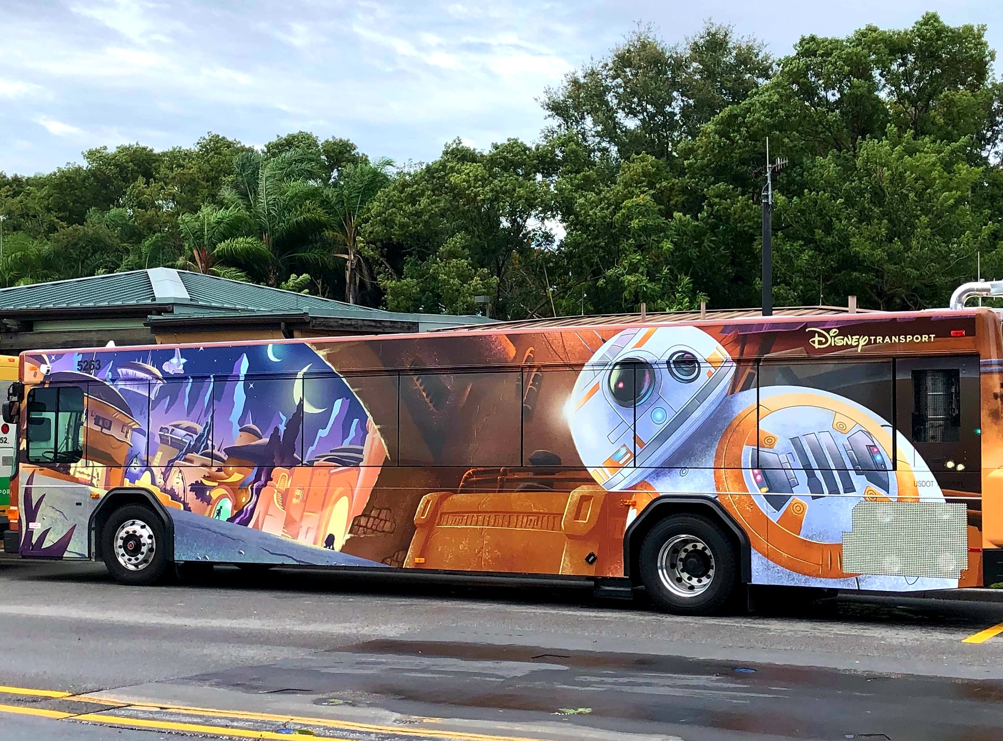PassportToTheParks on X: "Check out the new BB-8 bus now rolling around  Walt Disney World. Thanks to my buddy Phill for spotting it! #bb8  #disneybus #starwars https://t.co/oANzg1LUy2" / X