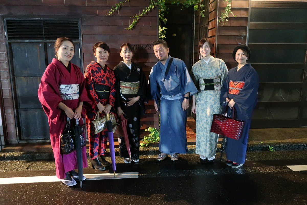 KMeetup's tweet photo. 第９回KIMONO MEETUP!＃KIMONOMEETUP! ＃Kanazawa ＃着物　＃アンティーク着物　＃着物男子　＃着物女子　＃着物で飲み会　＃セルフ着付けレッスン　＃いつか自分で着れる　＃金沢 https://t.co/LE3DjIFxNL