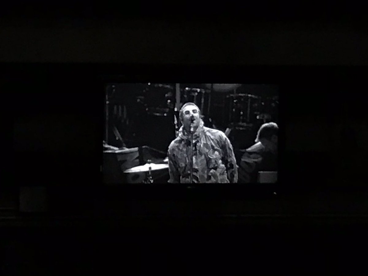 Rae2Jenkins's tweet photo. Thanks @liamgallagher for a great set in Seattle!  I hadn’t realized how much I missed hearing you live. 💙🤘

And great meeting you for the first time yesterday at the record shop! 😜 https://t.co/Eq99ZvVlrW
