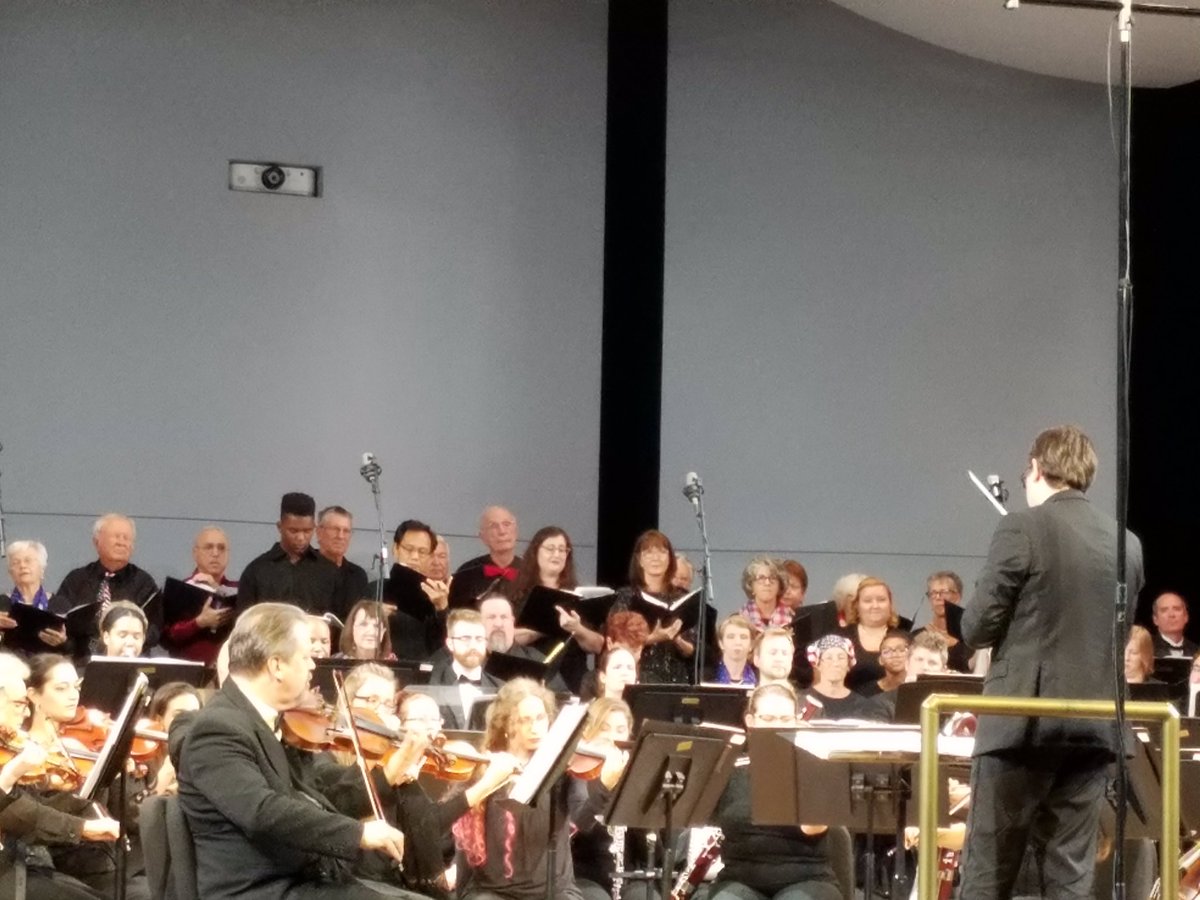 Kendra_Hamby's tweet photo. 🎶🎵🎻🇺🇸Enjoy being season ticket holder @ Reilly Arts~Ocala Symphony Orchestra ~ Do you 👀Mrs. Borge-Shaffer @EMETweets in the OSO Choir? Don’t miss “One Wild &amp; Beautiful Ride.” https://t.co/RwliHP07hJ