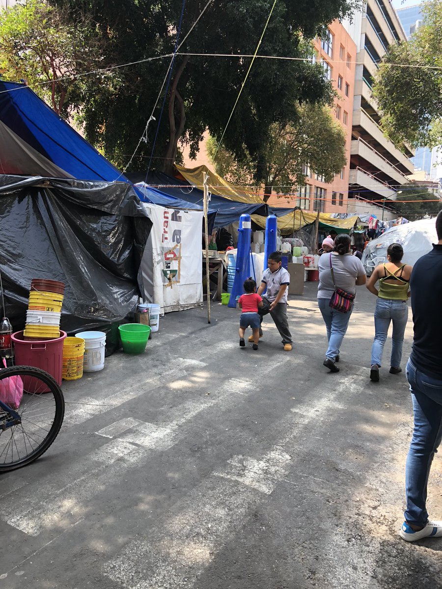 <a href="/LaColoniaJuarez/">La Colonia Juárez</a> <a href="/locatel_mx/">@locatel_mx</a> @SacmexCDMX <a href="/lacuauhtemoc/">Colonia Cuauhtémoc</a> <a href="/LaRomaDF/">Colonia Roma 🚲</a> <a href="/TabacaleraMx/">Colonia Tabacalera</a> <a href="/RomaCondsaQueja/">Quejas Colonias Roma-Condesa</a> <a href="/ColoniasCondesa/">Ⓩona Ⓒondesa CDMX</a> <a href="/LaGuerreroDF/">ℭ𝔬𝔩𝔬𝔫𝔦𝔞 𝔊𝔲𝔢𝔯𝔯𝔢𝔯𝔬</a> <a href="/ColoniasRoma/">Ⓩona Ⓡoma CDMX</a> <a href="/ColCuauhtemoc1/">Col . Cuauhtemoc</a> <a href="/LibreCuauhtemoc/">LiberenCuahtemoc</a> <a href="/EnLaCuautemoc/">En La Cuautemoc</a> Exigimos liberar la circulación vehicular y peatonal de las calles Roma y Milan
<a href="/Claudiashein/">Claudia Sheinbaum Pardo</a>
<a href="/LaColoniaJuarez/">La Colonia Juárez</a> <a href="/nenulo/">Néstor Núñez</a> <a href="/lopezobrador_/">Andrés Manuel</a>  <a href="/CNDH/">CNDH en México</a> @SSP_CDMX <a href="/jzarzap/">Jorge Zarza🇲🇽</a> <a href="/telediario/">Telediario CdMx</a> <a href="/CNN/">CNN</a> <a href="/Notimex/">Notimex</a> <a href="/AnaJVillagran/">Ana J Villagrán</a> <a href="/aristeguicnn/">Carmen Aristegui</a> <a href="/Ronald3duardo/">Y2kdyk</a>  #CDMX #LiberenRomaYMilan #coloniajuarez #nenulo