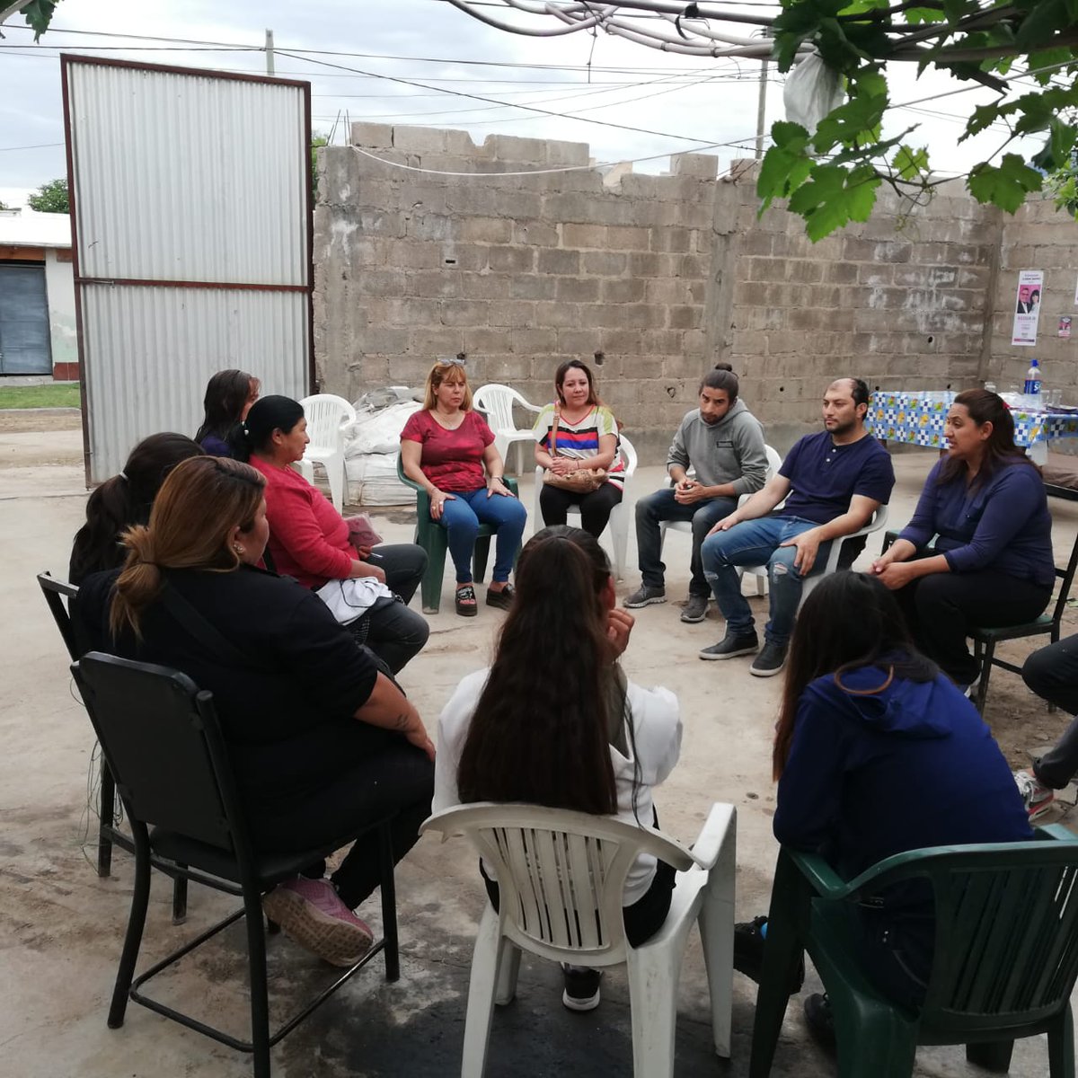 renzo32gonzalez's tweet photo. Un equipo es sólido, cuando todos  tenemos la misma convicción en el proyecto de @BederHerrera y @ParedesUrquiza, Ganamos. 
Concejales @Peronistaslr https://t.co/2Mm6DWRNJH