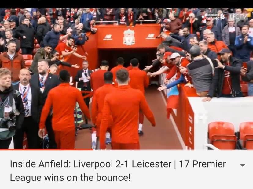 LFC_Mongolia's tweet photo. #ТоглолттойӨдөр
Өмнөх тойрогт Лэстэрийг хожиж 17 дахь дараалсан хожлоо авсан тоглолтын тухай Ливэрпүүлийн албан ёсны ТВ сувгийн бэлдсэн тойм нэвтрүүлэг #InsideAnfield YouTube-д оржээ⚽️
Багийн дасгалжуулагч тоглогчидтой гар барьж дал мөрийг нь алгадан зогсоо🇲🇳далбаатай 1 хүн бн😎 https://t.co/VVdgxAPnhw