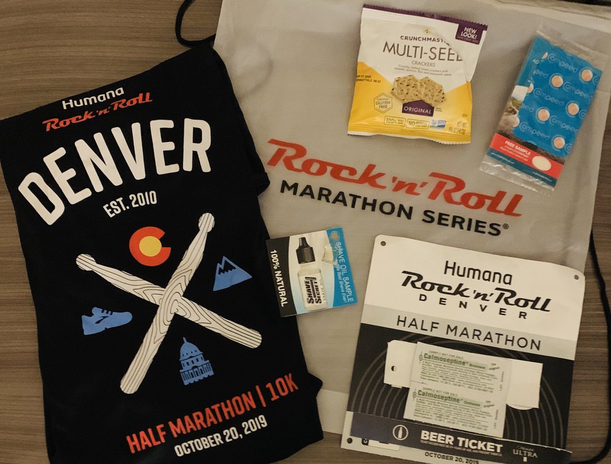 Fooln_Forty's tweet photo. Smooth #packetpickup at the National Western Complex for @RunRocknRoll #RnRDenver. Great samples and this long sleeve #raceshirt is bound to be a favorite. #raceswag 

#foolnforty #HalfMarathon #Runcation #myview 
#FiftyStatesHalfMarathonChallenge
#13point1 #rnr #Denver https://t.co/ID9ssXuCJl