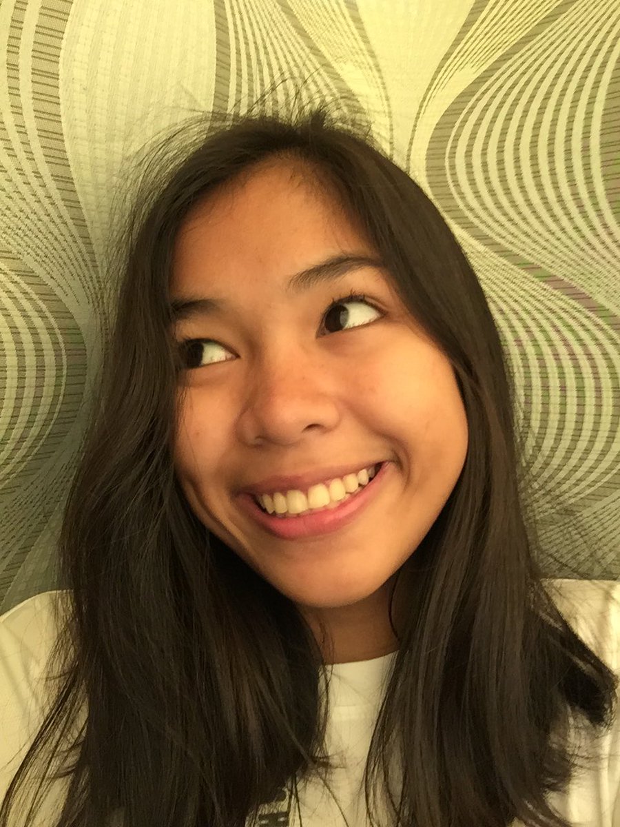 JiiingVanessa's tweet photo. #favepose mehehehehe https://t.co/Q3cS8dAMnL