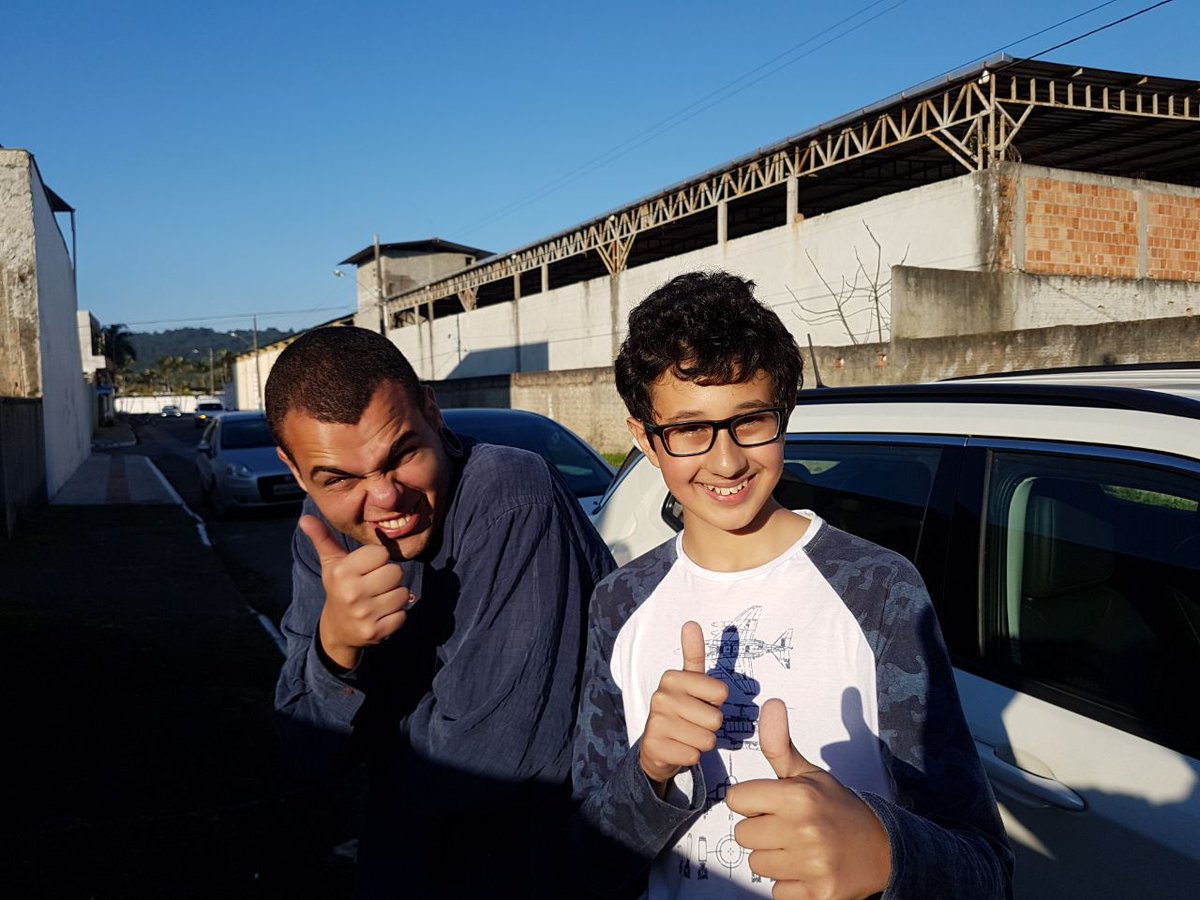 KusterMiau's tweet photo. Eu tinha 12 anos, eu tinha o sonho de conhecer o gostoso do maicon
Eu achei a casa dele pelo maps, e fui até lá, eis o resultado de 2 anos atrás https://t.co/Z0DBkaU6hR