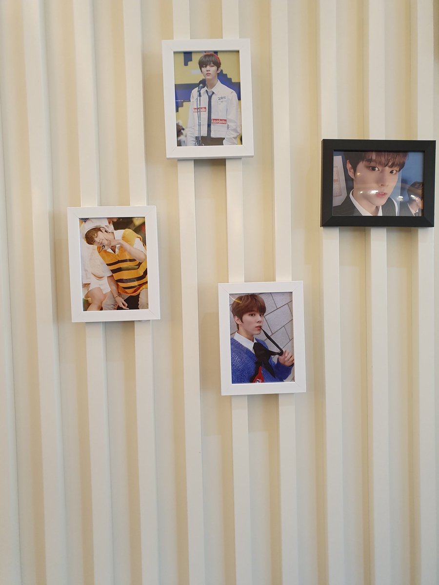 Furi0610's tweet photo. 올만에 다시하는 김우석 생일 카페 이벤트 타레..
어제 커피씨 갔어요. 여기저기 꾸며놓은 사진들 하나하나 예술ㅠㅠ 우석아 생일 축하해💛💛 넌 늘 사랑받을 자격충분해~ @goldenmari1027 이벤트 너무이뻐요 감사합니다 https://t.co/qSk9tcSDhK