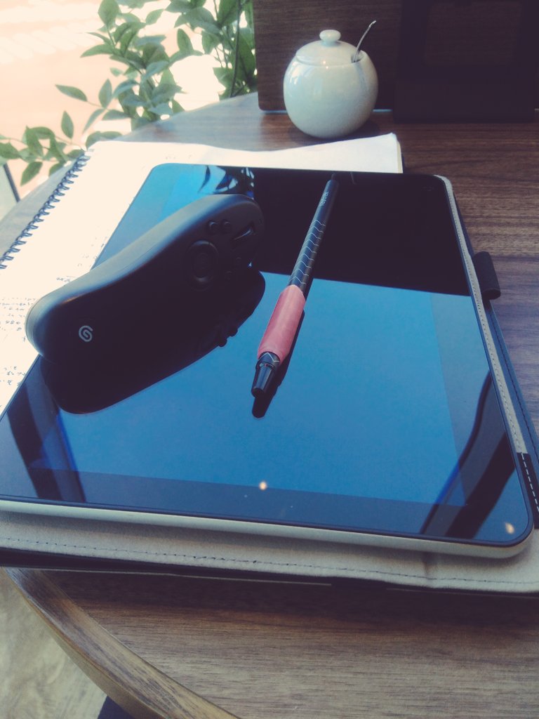 そういえばこの1ページめは全て
レイトレックタブレットだけで描いてます 実験的にやってみた 