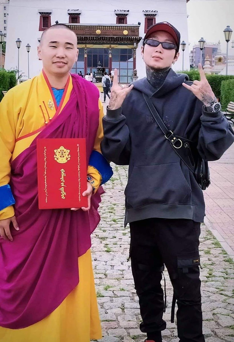 Чиний хэн байх нь хамаагүй миний найз л бол найз.