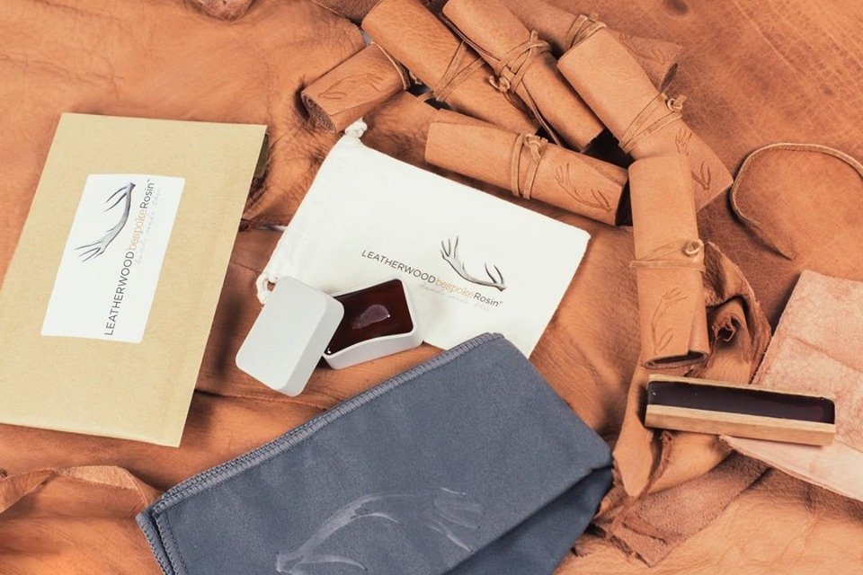 "Get to know Leatherwood Rosin products. [The] founder has been always excited about the colors, textures, and aromas of the violin-making tradition..."

We love this photo by our stockist Luthier Vidal!
Check out our world-wide stockist list here: bit.ly/2H0Vw8P