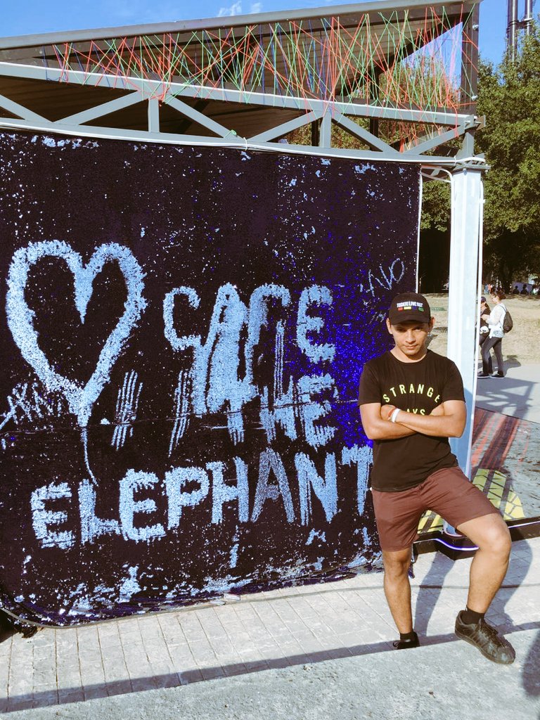 MandoDiNatale's tweet image. #TecateLiveOut 
You rock @CageTheElephant #RT 
#MattShultz you're crazy man!! 🙌 😀