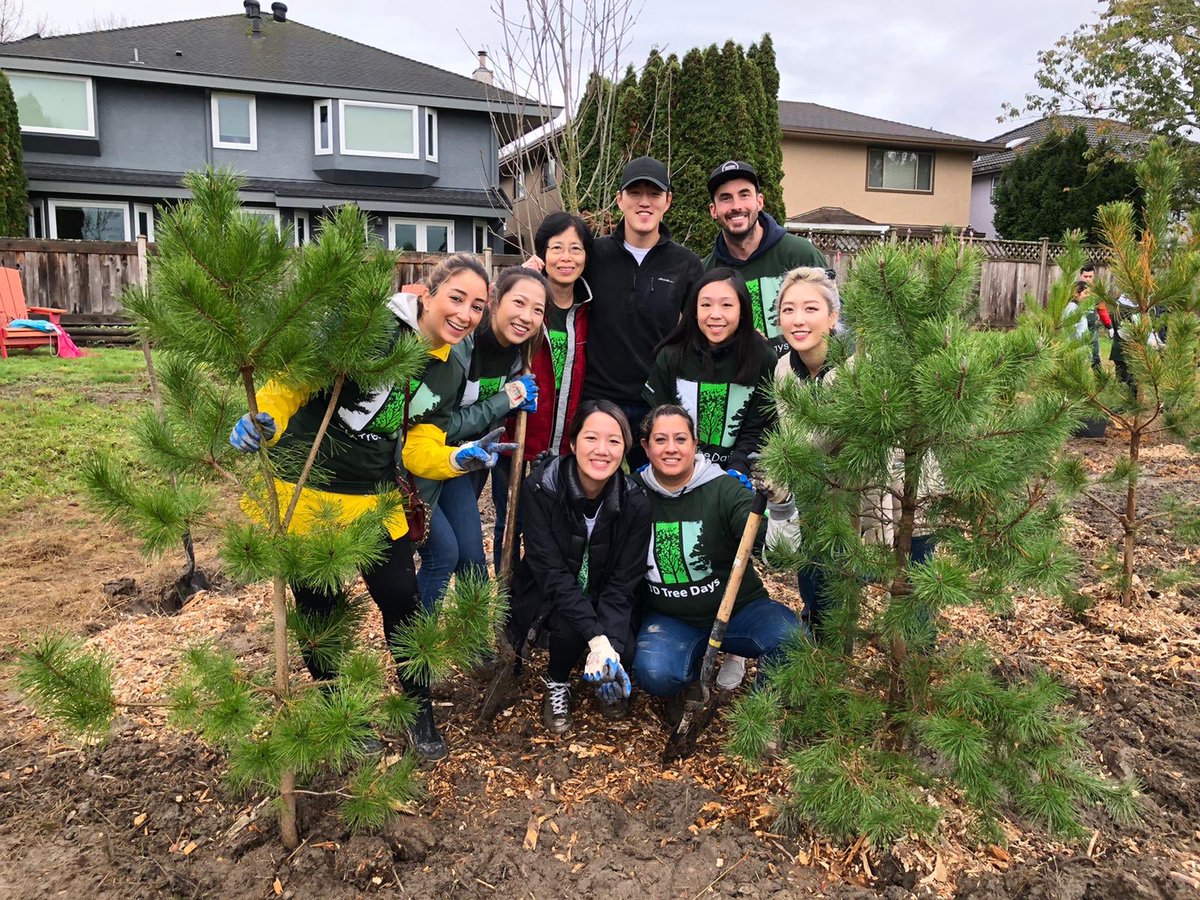 The Kerrisdale team has a blast planting trees at the Terra Nova Rural Park. @TDTreeDays @CPlocktis @TD_harriet @yingjin0 @lilyloo_TD @kristyanneleong @AmynJessa_TD